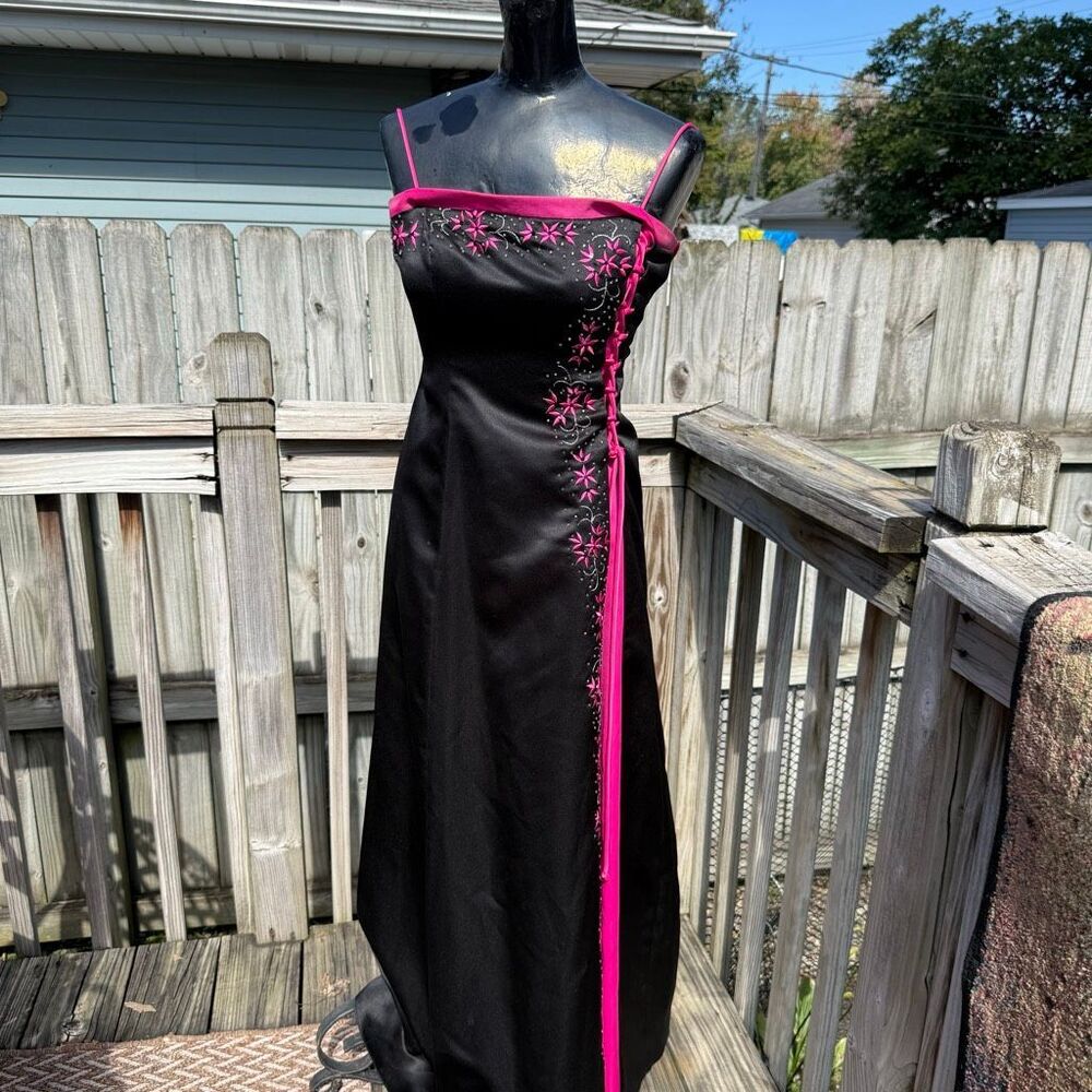 Morgan and Co. Black & Hot Pink Satin Floral Beaded Lace-Up Prom Maxi Dress Size